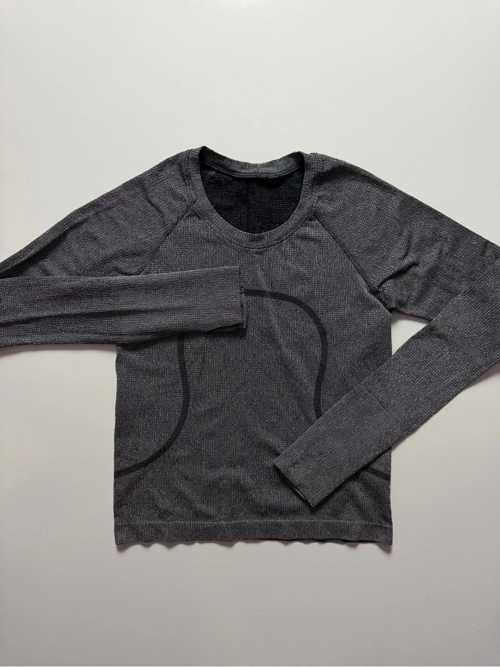 Lululemon Swiftly Tech Long-Sleeve Shirt 2.0 *Waist Length, Size 6